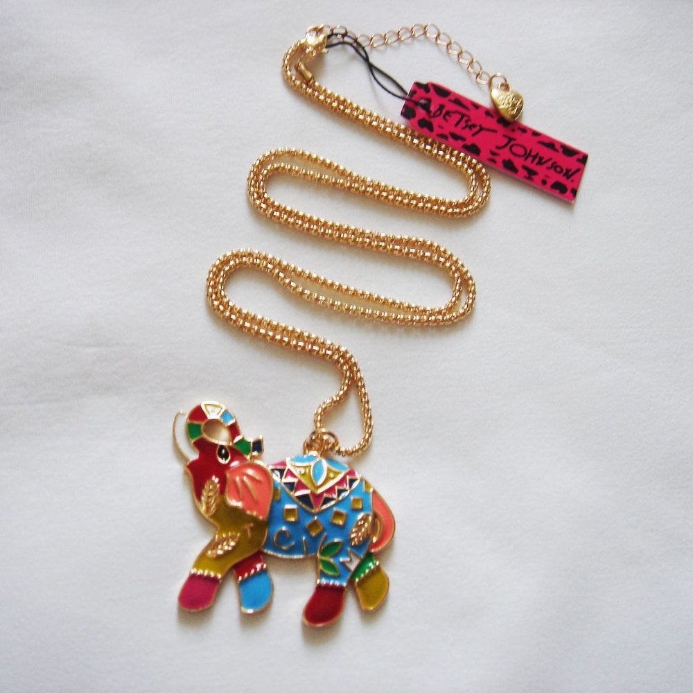 MULTI COLORED ELEPHANT  BETSEY JOHNSON  NECKLACE